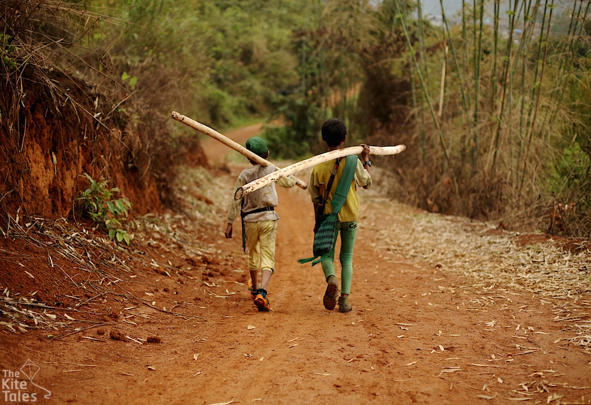 Children returning from the fields in Lahe